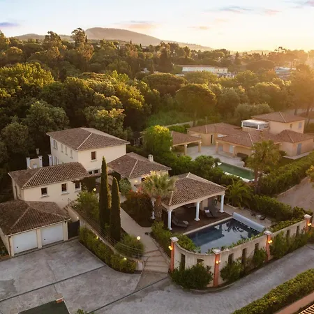 Lavyn 펜션 그리모